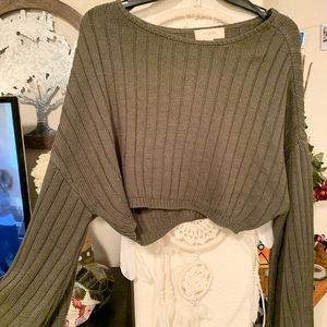 Long sleeve crop top